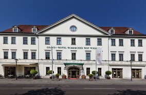DE_THU_WEI_Best_Western_Premier_Grand_Hotel_Russischer_Hof_1477901605.jpg