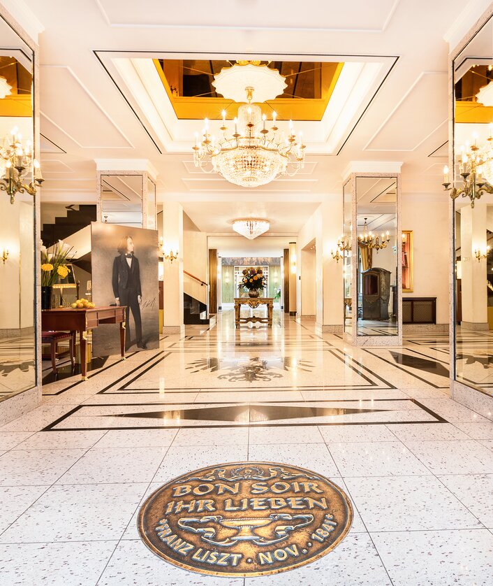 DE_THU_WEI_Best_Western_Premier_Grand_Hotel_Russischer_Hof_1680705840.jpg