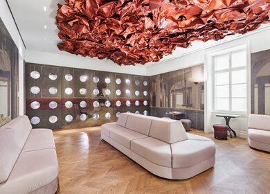 Blick in den Tea Room der Heidi Horton Collection in Wien, ausgestattet mit zeitgenössischer Kunst | © Heidi Horton Collection/Lukas Schaller