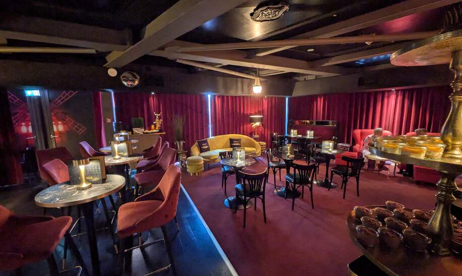 Die Lounge das Musicals MOULIN ROUGE | © Dirk Hendriks