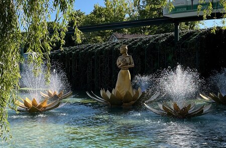 Bootsfahrt durch Josefinas Schlossgarten im Europa-Park | © Irina Nischwitz