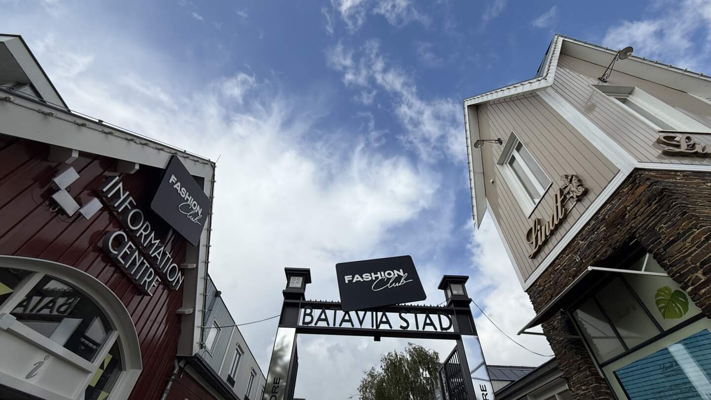 Der Eingang des Batavia Stad Outlets in Flevoland | © Michelle Khan