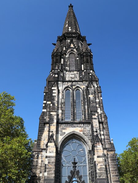 Die Christuskirche in Bochum bei Nacht | © Gettyimages.com/tupungato