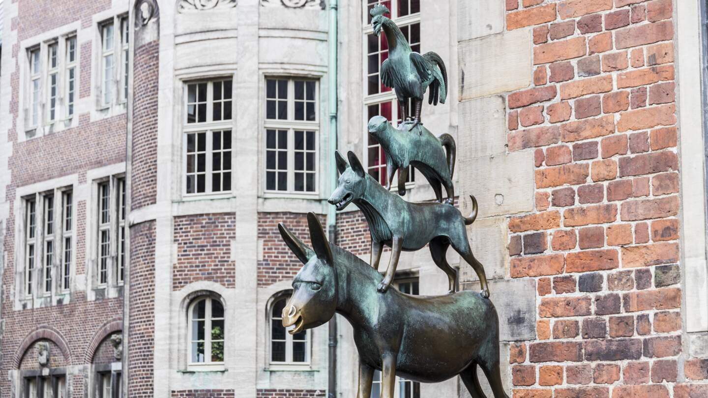 Bronzestatue von Gerhard Marcks mit den Bremer Stadtmusikanten, errichtet 1953 | © GettyImages.com/Joaquin Ossorio-Castillo