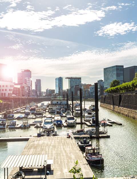 Duesseldorf-Hafen mit Sonne | © Gettyimages.com/querbeet