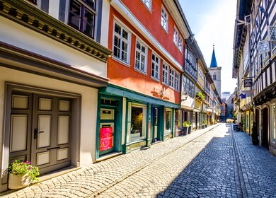 Blick auf die berühmte Kramerbrücke in Erfurt | ©  Gettyimages.com/FooTToo