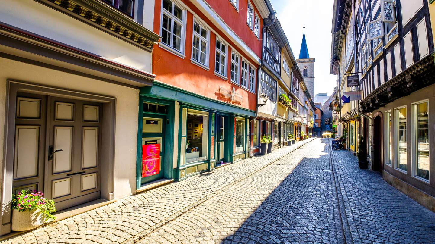 Blick auf die berühmte Kramerbrücke in Erfurt | ©  Gettyimages.com/FooTToo