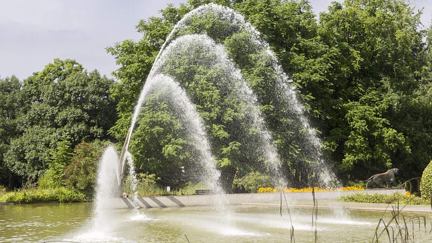 Wunderschoene Springbrunnen in Grugapark Essen | © Gettyimages.com/verve231