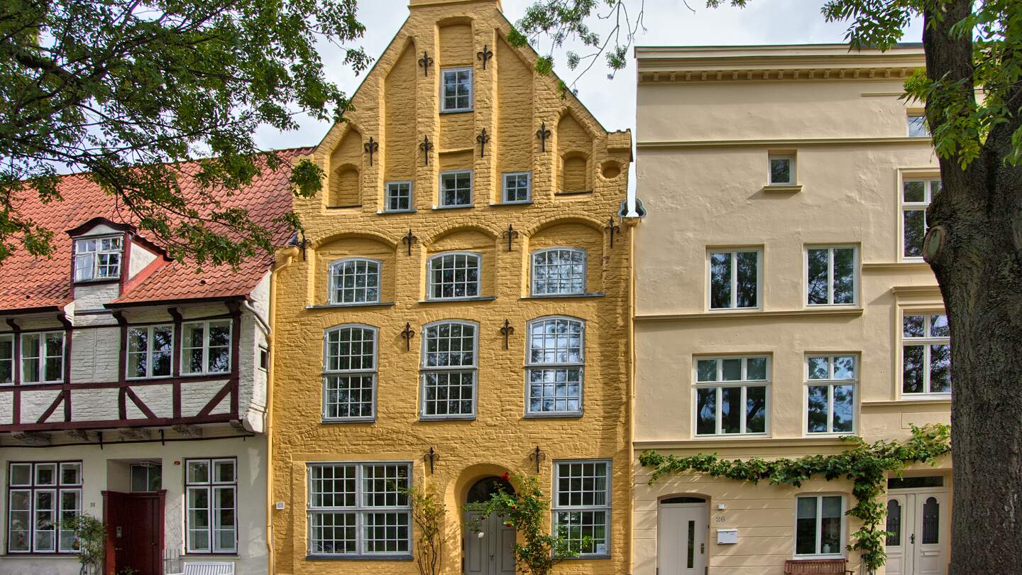 Schoene charmante alte Haeuser in Luebeck | © Gettyimages.com/CristianDXB
