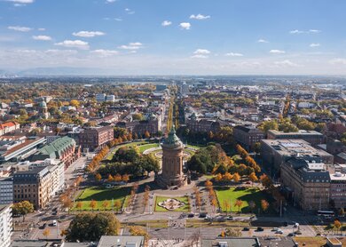 Herbst-Luftbild der Stadt Mannheim | © Gettyimages.com/taranchic