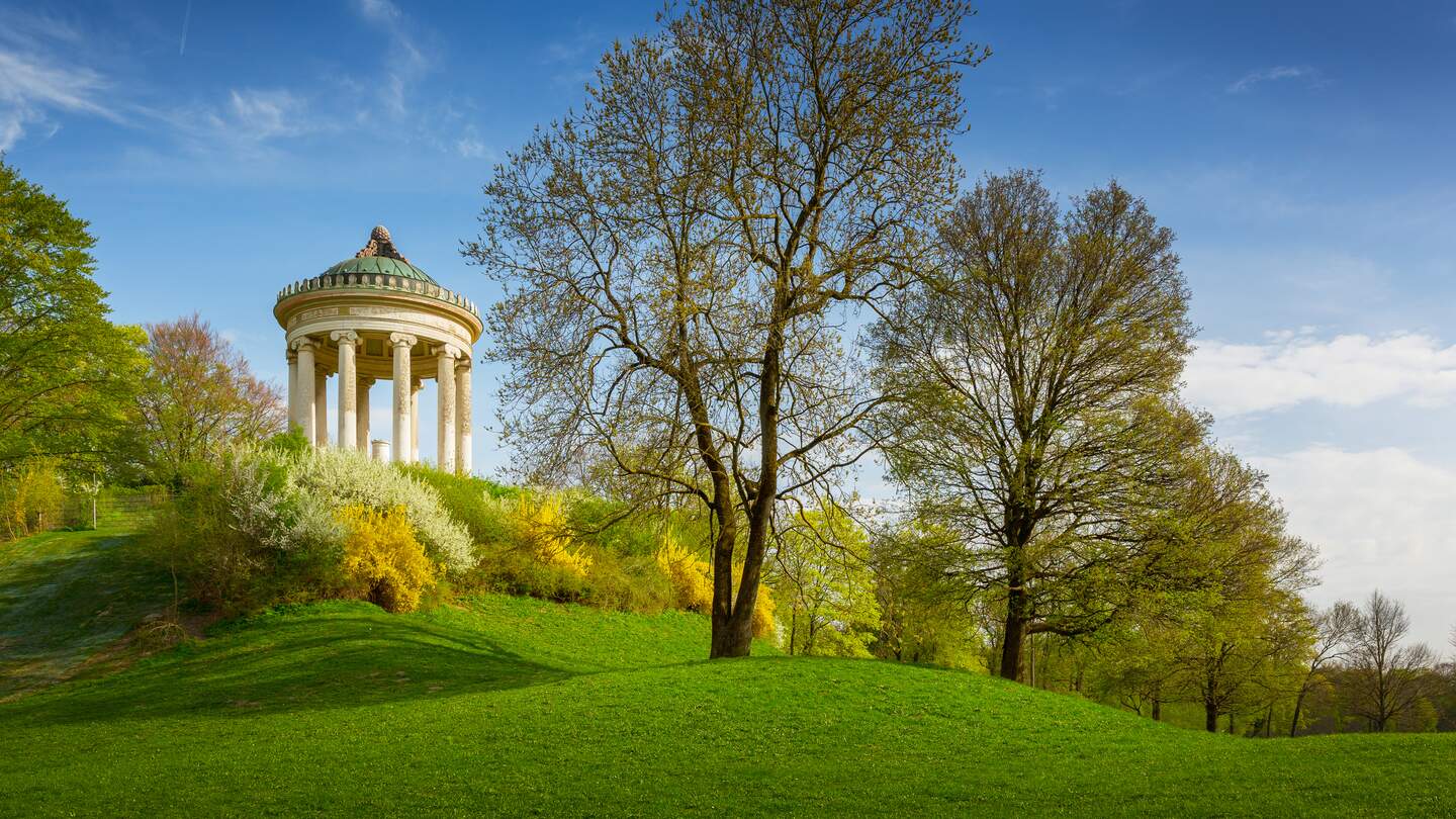 Englischer Garten in München im Frühling bei Sonnenschein | © Gettyimages.com/Auris