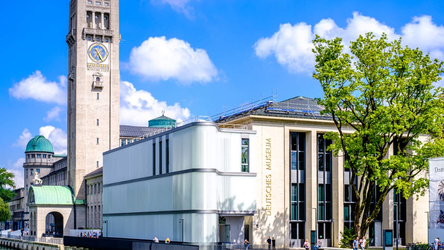 Beruehmtes Deutsches Museum mit neuem Eingangsbereich in Muenchen | © Gettyimages.com/FooTToo