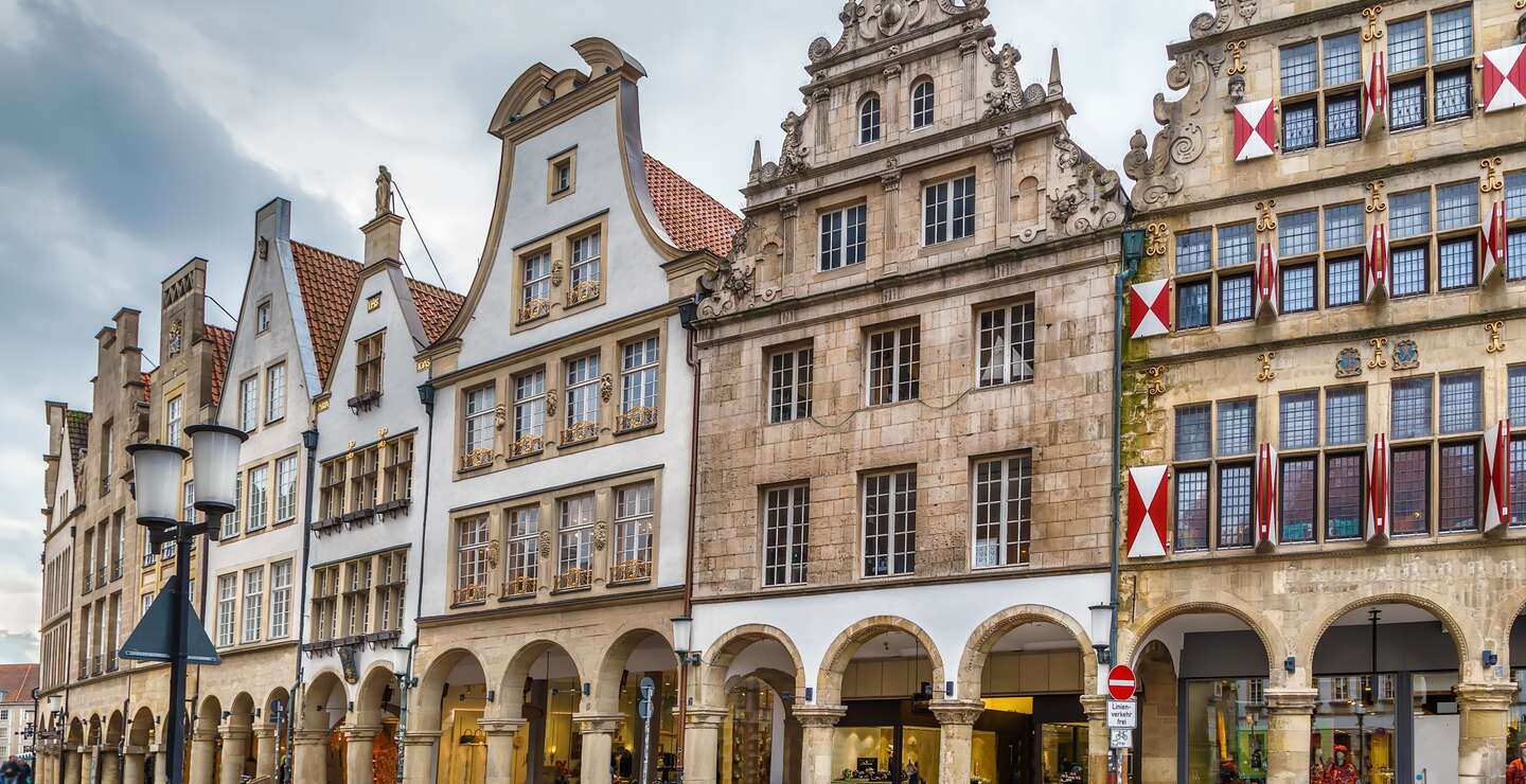 Der Prinzipalmarkt ist eine historische Strasse mit alten Gebaeuden | © Gettyimages.com/Borisb17