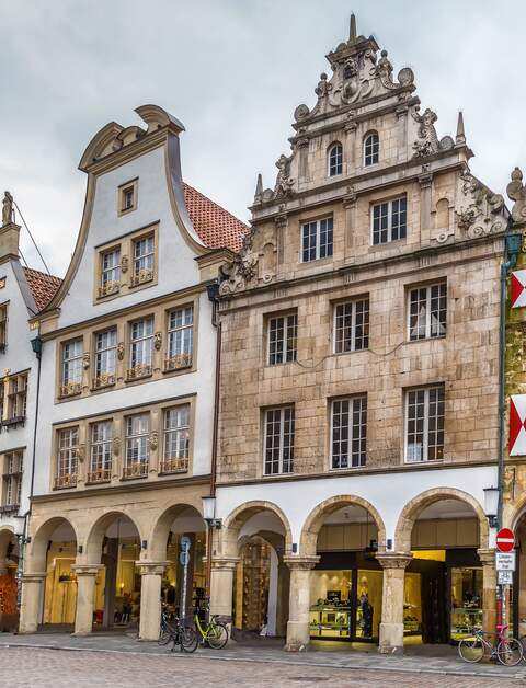 Der Prinzipalmarkt ist eine historische Strasse mit alten Gebaeuden | © Gettyimages.com/Borisb17