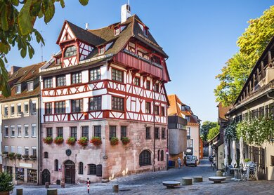 Alte Strasse von Nuernberg mit dem Albrecht Duerer Haus | © Gettyimages.com/SeanPavonePhoto