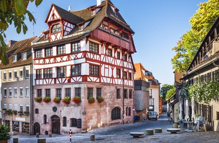 Alte Strasse von Nuernberg mit dem Albrecht Duerer Haus | © Gettyimages.com/SeanPavonePhoto