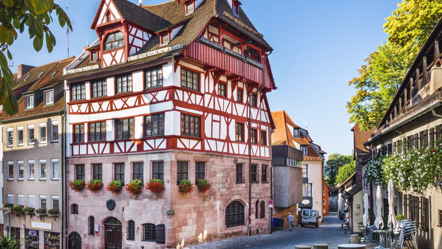 Alte Strasse von Nuernberg mit dem Albrecht Duerer Haus | © Gettyimages.com/SeanPavonePhoto