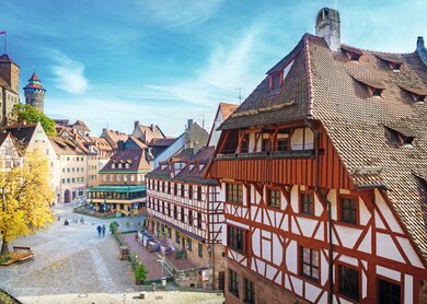 Altstadt von Nuernberg am sonnigen Herbsttag | © Gettyimages.com/neirfy