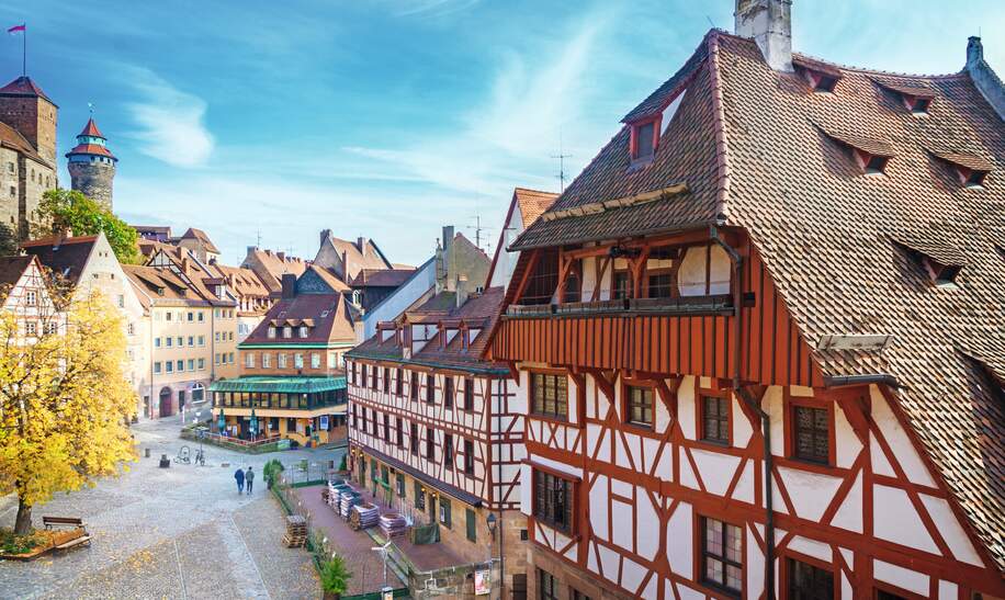 Altstadt von Nuernberg am sonnigen Herbsttag | © Gettyimages.com/neirfy