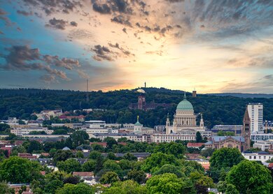 Blick von oben auf die Stadt Potsdam | © Gettyimages.com/Wirestock