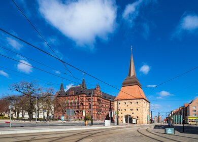 Historisches Stadttor der Stadt Rostock | © Gettyimages.com/RicoK69