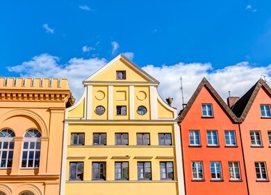 Marktplatz in der Altstadt von Schwerin  | © Gettyimages.com/mije_shots