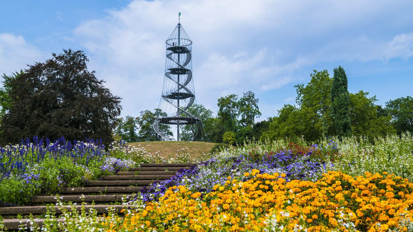 Hoehenpark Killesberg, Stuttgart mit bunten Blumen | ©  Gettyimages.com/Simon Dux