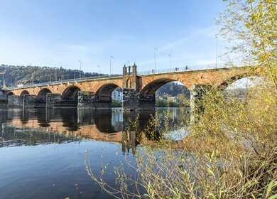 Alte Roemerbruecke ueber der Mosel in Trier  | © Gettyimages.com/travelview