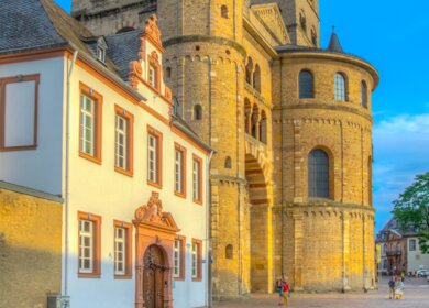 Museum am Dom in Trier bei aufgehender Sonne | © Gettyimages.com/trabantos