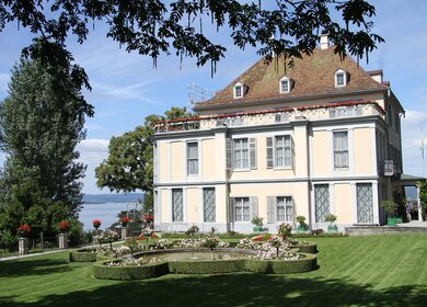 Ein geplegtes Haus mit schoenen Gaerten | © Pixabay.com/violetta