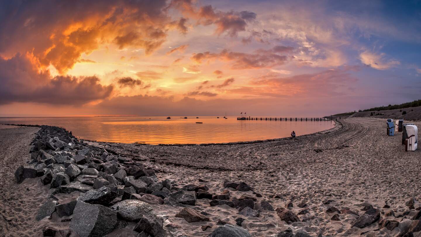 Sonnenuntergang an der Nordsee auf der Insel Foehr | © gettyimages.com/FrankWagner