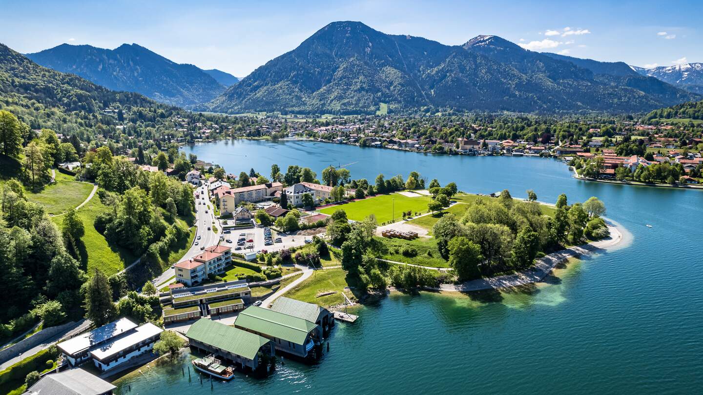 Landschaft am Tegernsee in Bayern bei gutem Wetter | © Gettyimages.com/FooTToo