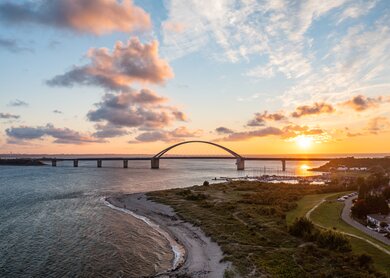 Fehmarnsundbruecke auf der Insel Fehmarn | © Gettyimages.com/jotily