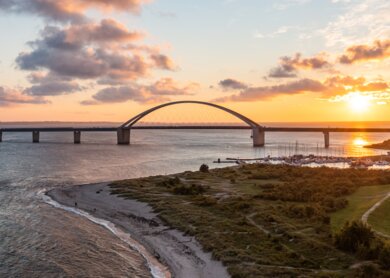 Fehmarnsundbruecke auf der Insel Fehmarn | © Gettyimages.com/jotily