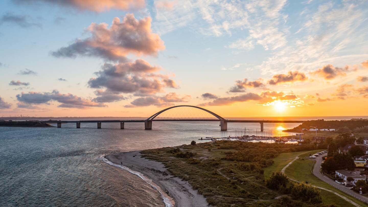 Fehmarnsundbruecke auf der Insel Fehmarn | © Gettyimages.com/jotily