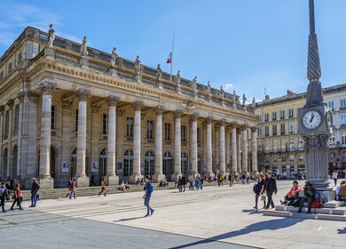Blick auf das Grand Theater in Bordeaux | © Gettyimages.com/photooiasson