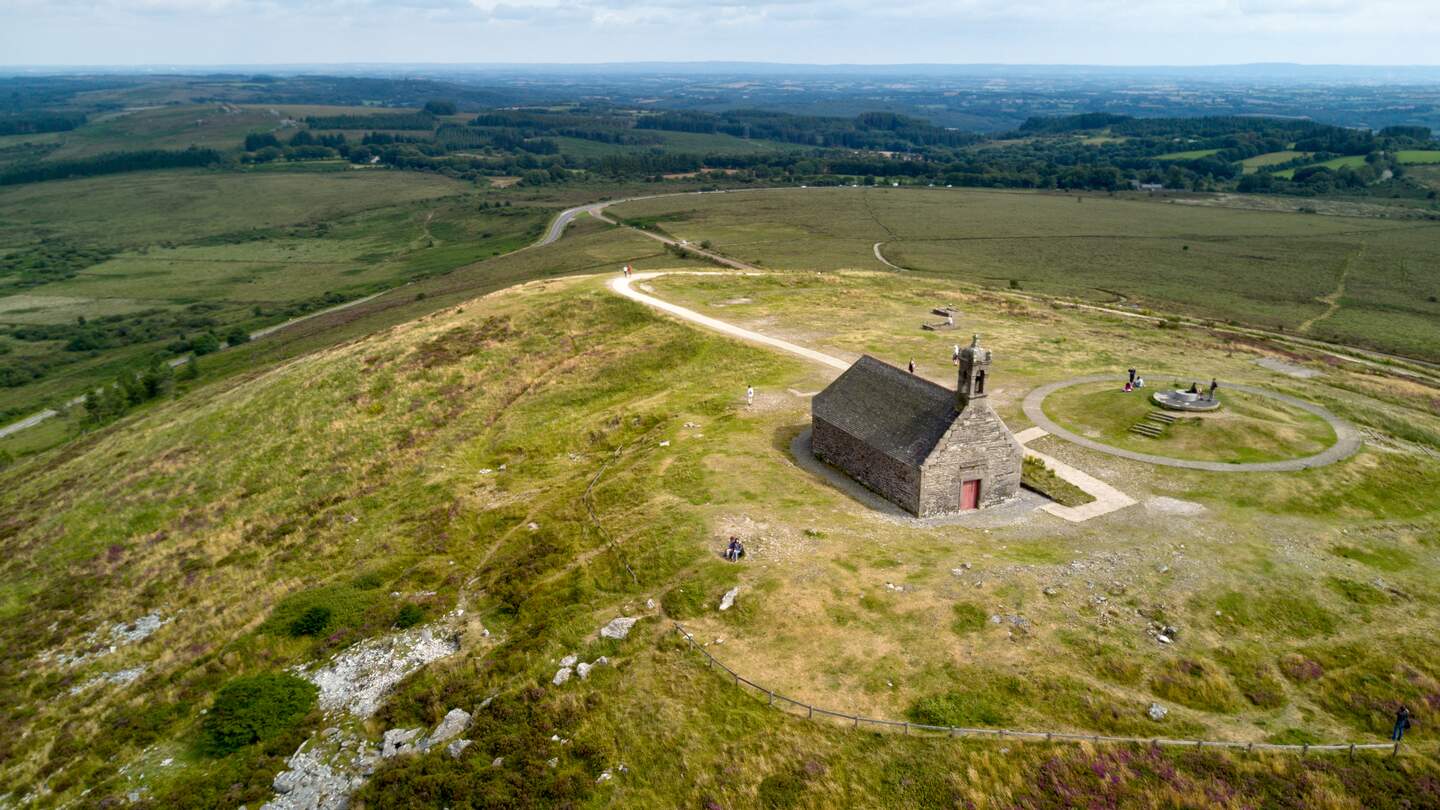 Alte Kappelle Mont Saint Michel de Braspar bei Carnac | © Gettyimages.com/Gwengoat