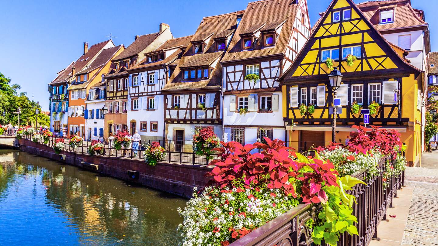 Petit Venice, Wasserkanal und traditionelle Fachwerkhaeuser in Colmar | © Gettyimages.com/carmengabriela