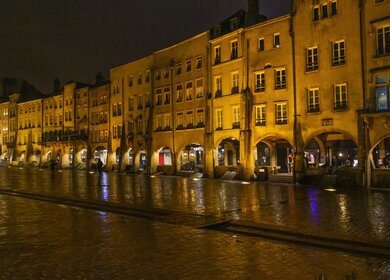 Place Saint-Louis in Metz bei Nacht | © Gettyimages.com/prill