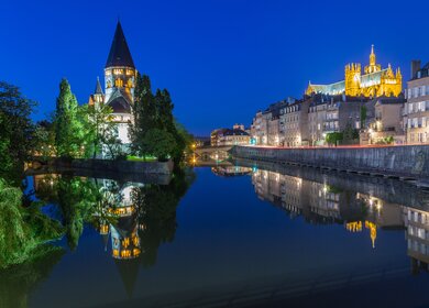 Temple Neuf de Metz an der Mosel-Frankreich in der Nacht | © Gettyimages.com/8vFanI