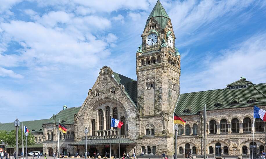 Außenansicht des Hauptbahnhof Metz in Frankreich | © Gettyimages.com/Mikhail Markovskiy
