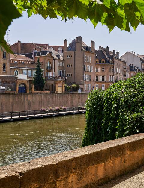 Blick auf die Mosel in Metz in der Altstadt, Lothringen, Frankreich | © Gettyimages.com/Wirestock