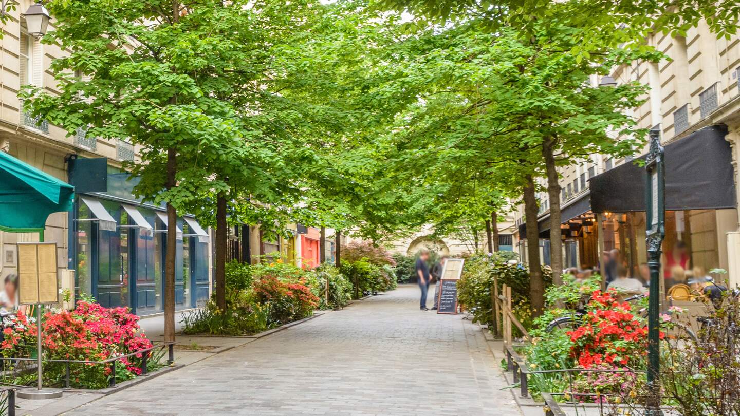 Straße im böhmischen Viertel Marais in Paris | © Gettyimages.com/BrasilNut1