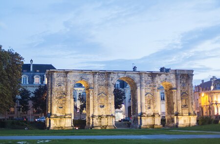 Das historische Stadttor, die Porte de Mars in Reims in Frankreich | © Gettyimages.com/davidf