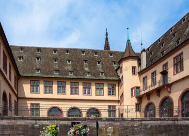 Innenhof des Historischen Museums von Strassburg | © Gettyimages.com/Nellmac
