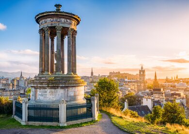 Edinburgh Calton Hill | © Gettyimages.com/George Clerk