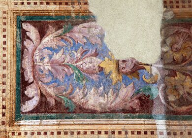 Das Detail des antiken dekorativen Blumenfreskos | ©  InnaFelker / 2016 Thinkstock.