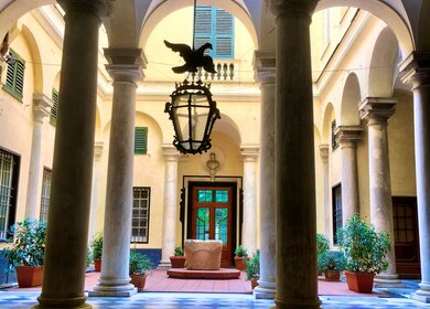 Der prachtvolle Palazzo Giovanni Battista Spinola in der Via Garibaldi in Genua, Italien | © Wienhusen