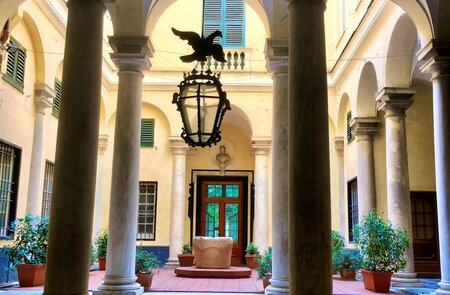 Der prachtvolle Palazzo Giovanni Battista Spinola in der Via Garibaldi in Genua, Italien | © Wienhusen