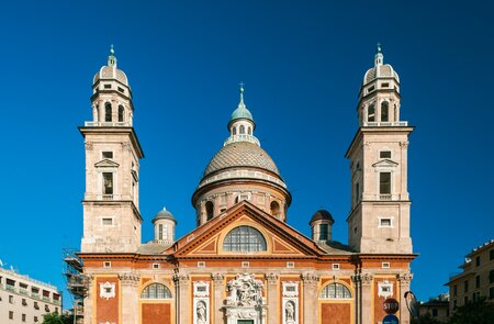Die Kirche Santa Maria Assunta auf dem Gipfel des Carignano Hügels in Genua, in der Region Ligurien in Italien | © Gettyimmages.com/Roberto Lo Savio